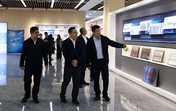 中國(guó)鋼研黨委副書(shū)記、總經(jīng)理高宏斌一行 到航產(chǎn)集團(tuán)調(diào)研